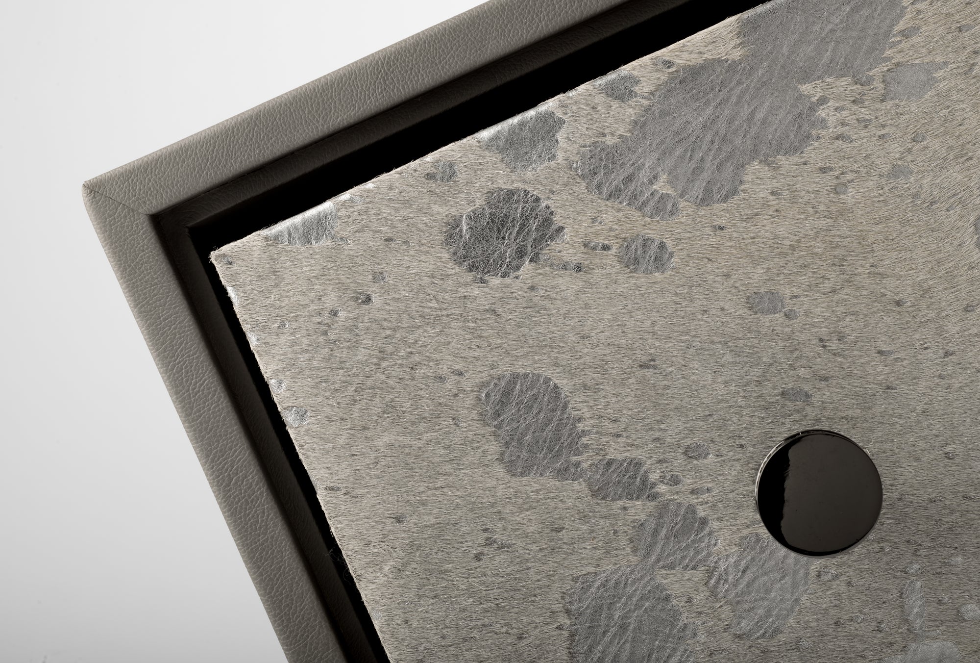 Carbon Folia Square Box